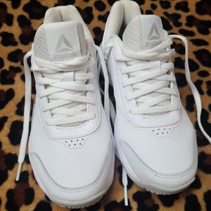 Ladies size 5 Reebok MemoryTech LT sneakers